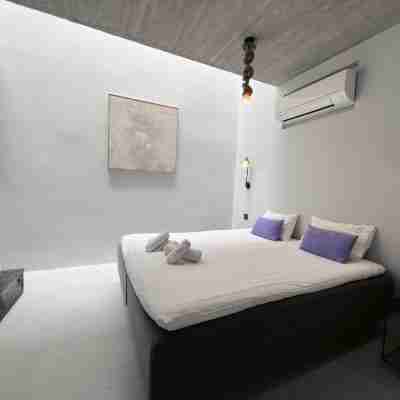 Spacious 1BR Penthouse With a Rooftop Terrace Rooms
