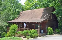 Er215 - Red Bird Haven Great Location - Close to Town! 3 Bedroom Cabin by RedAwning