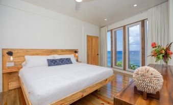 Wow! Views and More, Fantastic 2 Bedroom in West End - Villa Agua Apts