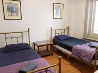 St. Clair Hotel Hostel - Hosteller