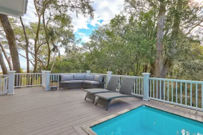 Beachside Boardwalk & Views Pool + Hot Tub 202 on the Sound
