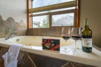 A Bear and Bison Country Inn - Romantic