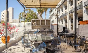 Adhoc Boutique Barrio Antiguo