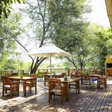 Riverside Guest Lodge