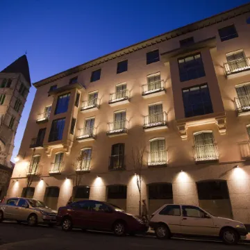 Nexus Valladolid Suites & Hotel Отели в г. Кампинья дель Писуэрга