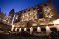 Nexus Valladolid Suites & Hotel Hotel a 