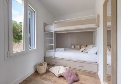 Casa Concha Apartamentos - WeHost Costa Brava Hotels near Mas Pla