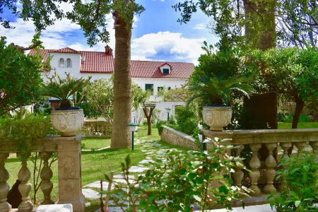 Villa Giardino Heritage Boutique Hotel Bol