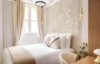 A FRENCH GRANDEUR NEAR HISTORIC MARAIS & RENOWNED LOUVRE MUSEUM - 5 BEDROOM 파리 호텔