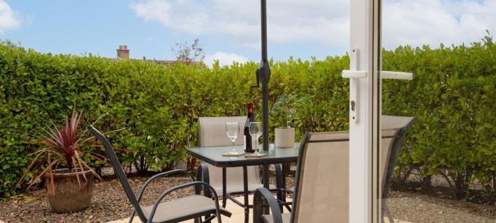 St Helens Apartment 2 - Short Walk to Beach Hotels in Amroth