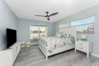 Snowbird Waterfront Oasis • Heated Pool • Private Dock & Boat Lift