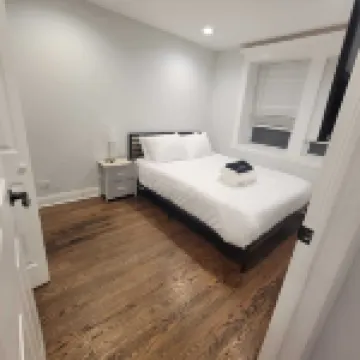 Cozy 2-bedroom apartment in welcoming Chicago in the Wicker Park area