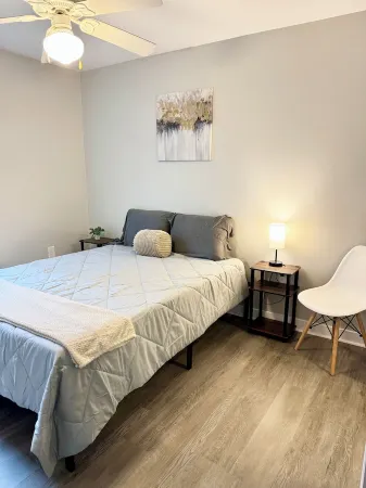 NEW! Cozy 1 bedroom apartment in Downtown Indianapolis w/ Free Parking