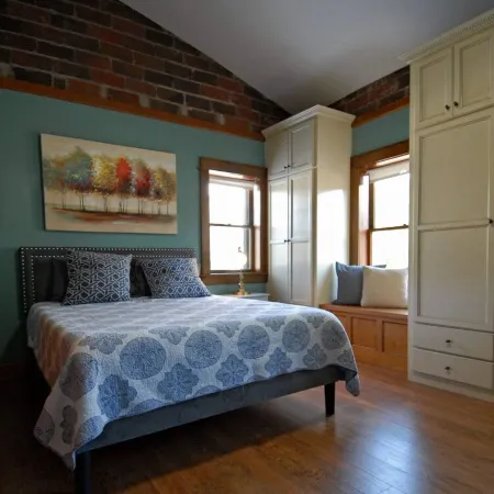 Unique Craftsman Style Loft Downtown Bloomington