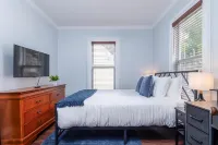 Fully Stocked Kitchen,  AC,  Wi-Fi, W/D,  Near Baseball and Walk to Downtown Hotels in Oneonta