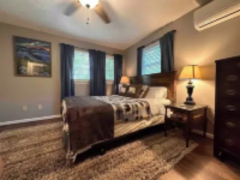 Serene Linville Gorge Cabin Escape โรงแรมในMcDowell County