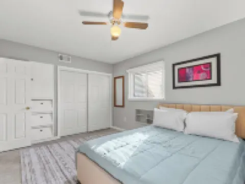 Pet Friendly. Minutes to Beaches. Charming 2-bedroom house in adorable Sarasota. Hoteles en Whitfield