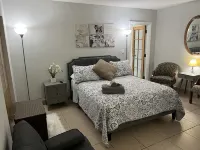 Amazing & Cozy Duplex Near Zoo Miami ! - Bungalows