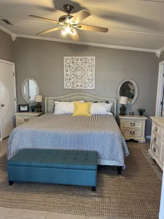 Best SUNSETS on the Lake!  Come and enjoy our Happy Place!