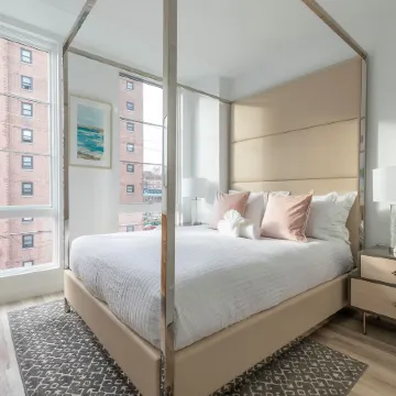 Sun-Drenched 3Br Loft with Outdoor Space Near NYC Отели рядом с достопримечательностью «Washington St»