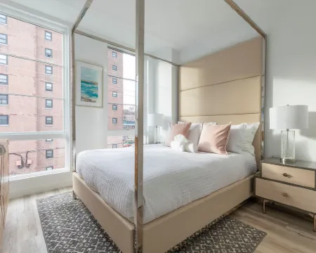 Sun-Drenched 3Br Loft with Outdoor Space Near NYC Hotels in Hoboken