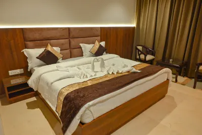 MD FARMS AND RESORTS Hotels in Chhatikara