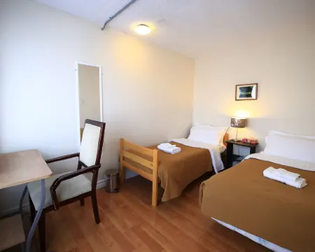 Jenny's Guest House Hotels in Yellowknife