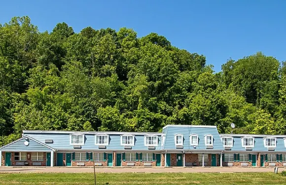 鄉村貴士旅館及套房