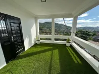 After 5 Apartment 2 3 Spacious en-Suite Bedrooms Hotels in Western Area Urban