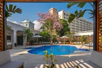 InterContinental Hotels SAN SALVADOR-METROCENTRO MALL by IHG - С бассейном