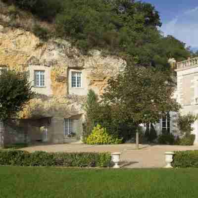 Les Hautes Roches Hotel Exterior