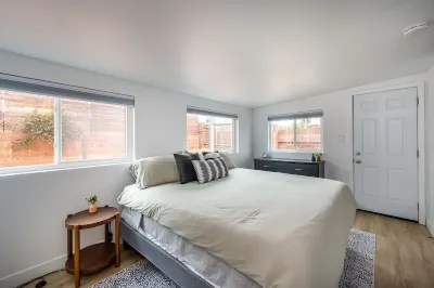 Renovated South Park Charmer Close to Zoo Downtown 발보아 공원 호텔