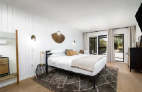 Spacious 6-bdrm Resort home in Scottsdale , Sleeps 16+ fitness room, Pickleball