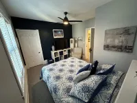 Charming 2-bedroom apartment in fabulous Minneapolis with AC, WiFi Hotels in 