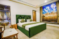 Pax Hotel Grand Blue 3 min walk from Udaipur city Railway Station