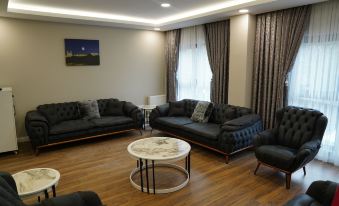 Akay Muhtarlar Evi