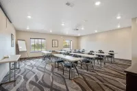 Cobblestone Hotel & Suites - Austin - Bãi đậu xe