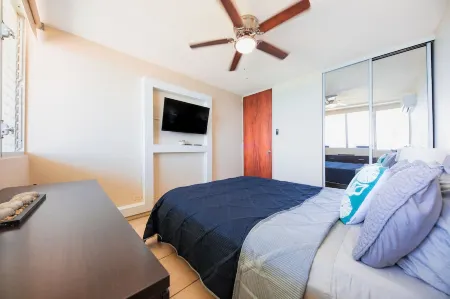 OCEAN FRONT 1BR w/ Pool & Parking @ Luquillo BEACH