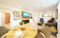 Your modern Northwest hideaway w/ cozy fireplace and spa-like bath