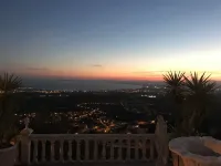 VILLA WITH EXTRAORDINARY VIEW OF ROSAS BAY WITH POOL AND JACUZZI