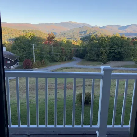 Beautiful Mountain View Condo near North Conway and Storyland