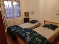 Grande Maison Avec Magnifique Piscine au Milieu D'un Jardin de 3000 m Hotel a Pont-Saint-Esprit