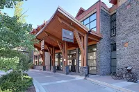 Relaxing Mountain Retreat, Corner Views, Sleeps 8