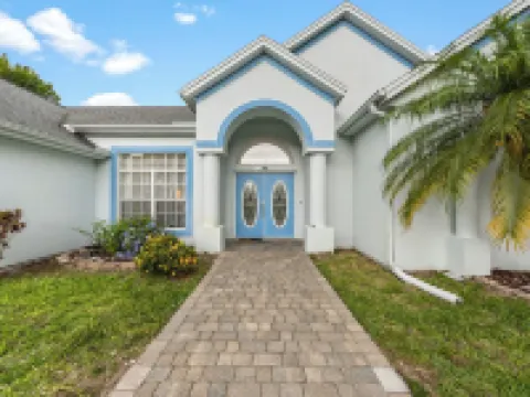 Turquoise Turtle Cove-25 Minutes to the Beach and Port! Hotels in Rockledge