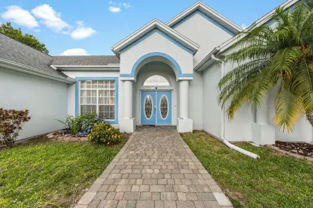 Turquoise Turtle Cove-25 Minutes to the Beach and Port!