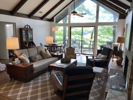 "Last Resort" on Norris Lake, 3BR, 3BA, Andersonville, TN Home