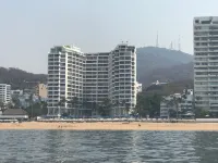 Beachfront Condo-Acapulco-Magnificent Views 아카풀코 호텔