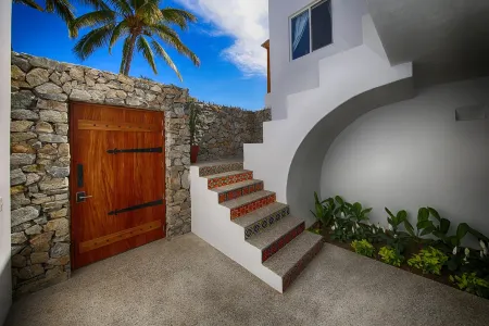 Peace amid the Palms at La Isla Bonita Villa 2