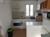 Small cocoon 600 metres from the beach