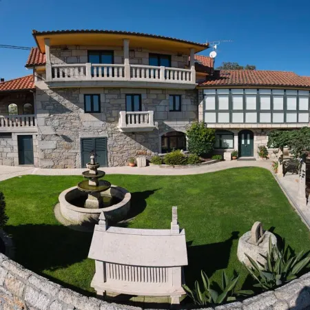 Apartamentos Río Sil-Casa Rural en Sober- Ribeira Sacra Отели в г. Собер